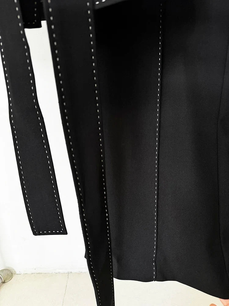 Conjunto de Alfaiataria: Blazer Acinturado com Cinto e Calça Reta