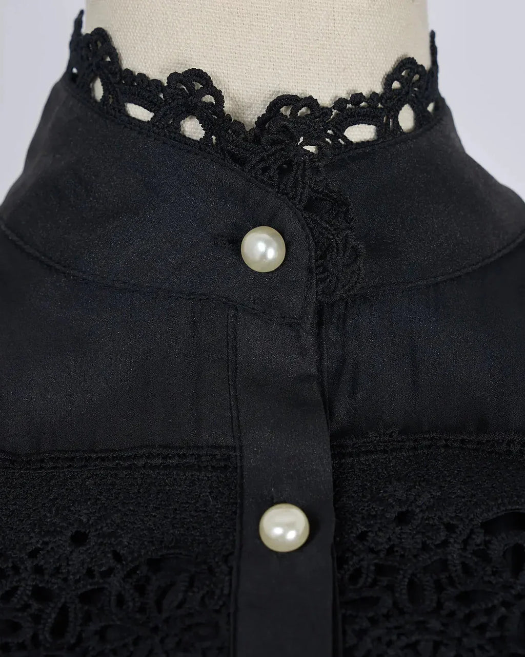 Valentina | Vestido Longo em Renda Artesanal com Aplicação de Pérolas