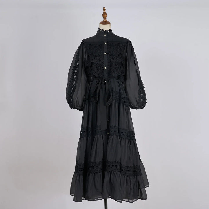 Valentina | Vestido Longo em Renda Artesanal com Aplicação de Pérolas