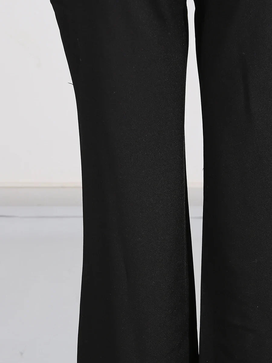 Conjunto de Alfaiataria Escultural com Blazer e Calça com Cristais