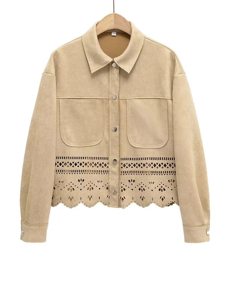 Dandara | Casaco Cropped Bege com Detalhes Vazados e Design Autoral