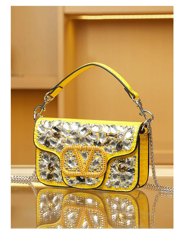 Bolsa Clutch Elegante com Pedrarias Bordadas à Mão