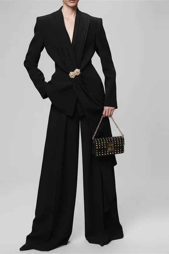 Conjunto de Inverno Linha Nobre: Casaco com Gola Plissada e Calça de Corte Reto