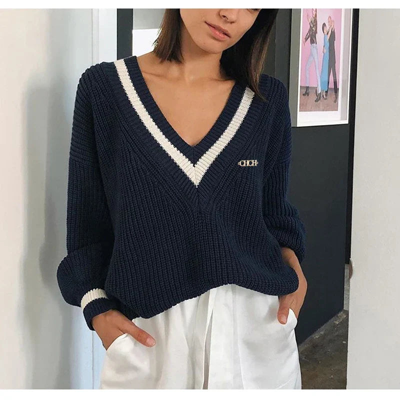 Suéter CHCH Feminino Elegance — Tricot Refinado com Design Atemporal para Looks Sofisticados