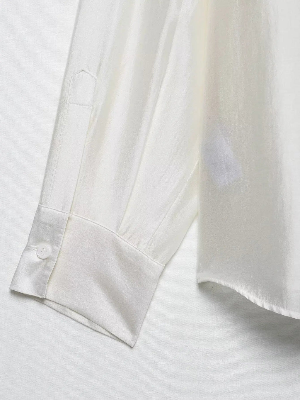 Camisa Elegante de Manga Longa – Modelagem Solta e Minimalista