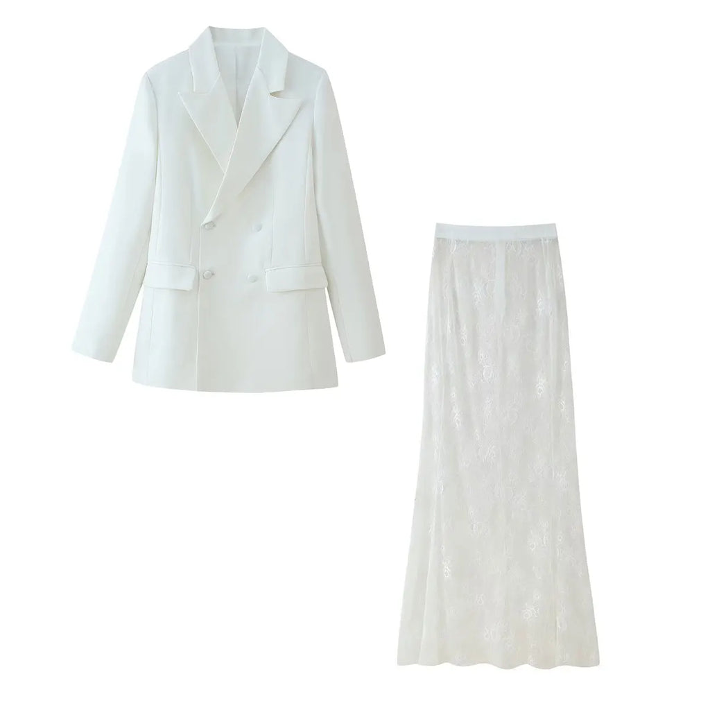 Conjunto Blazer Transpassado e Saia Evasê em Renda Trabalhada