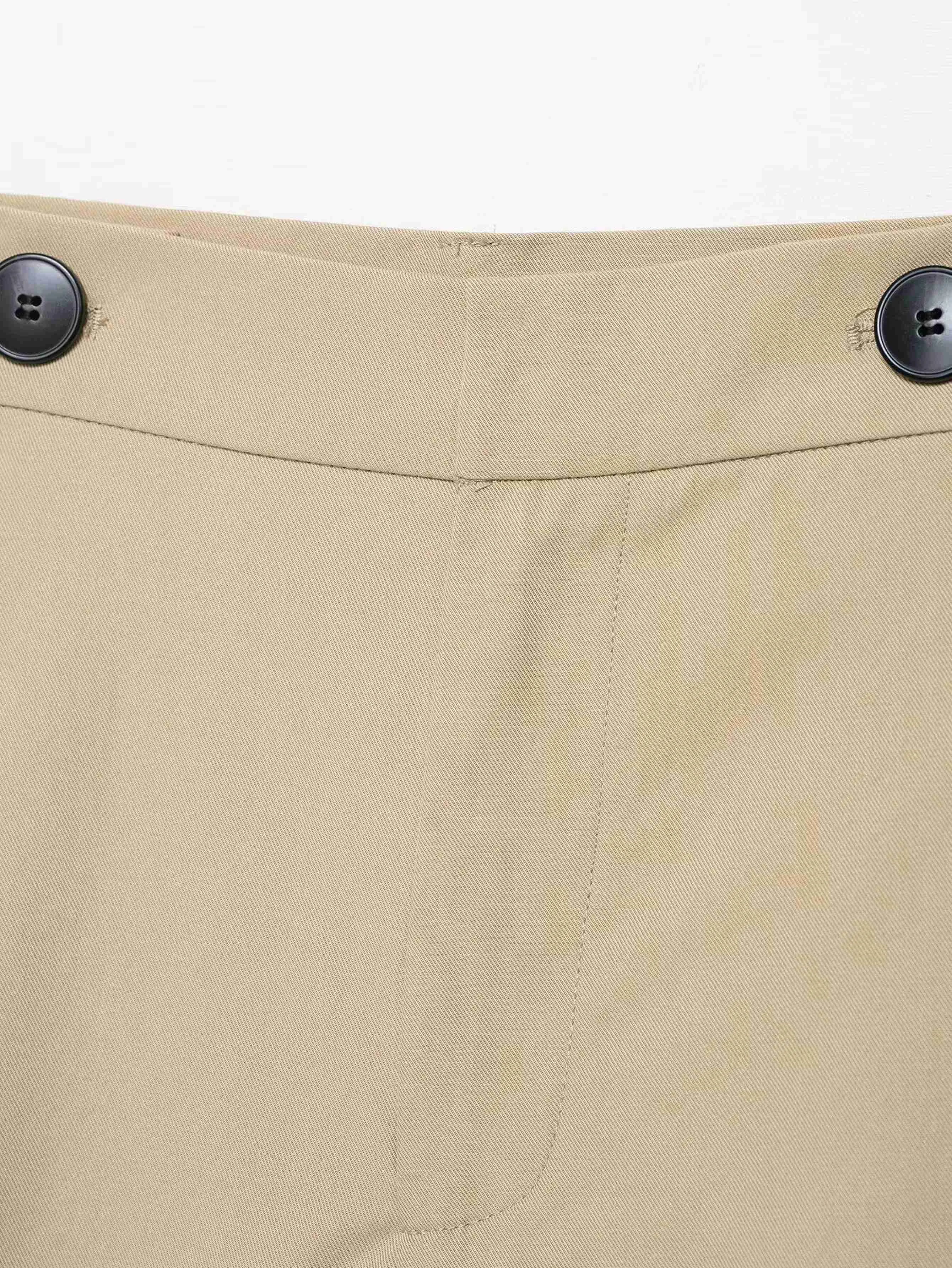 Conjunto Streetwear Elegante: Casaco Estruturado com Cinto e Shorts de Alfaiataria