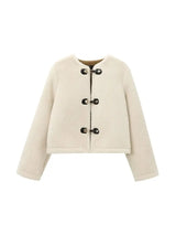 Berenice | Casaco Cropped em Shearling Bege com Fechamento em Toggles