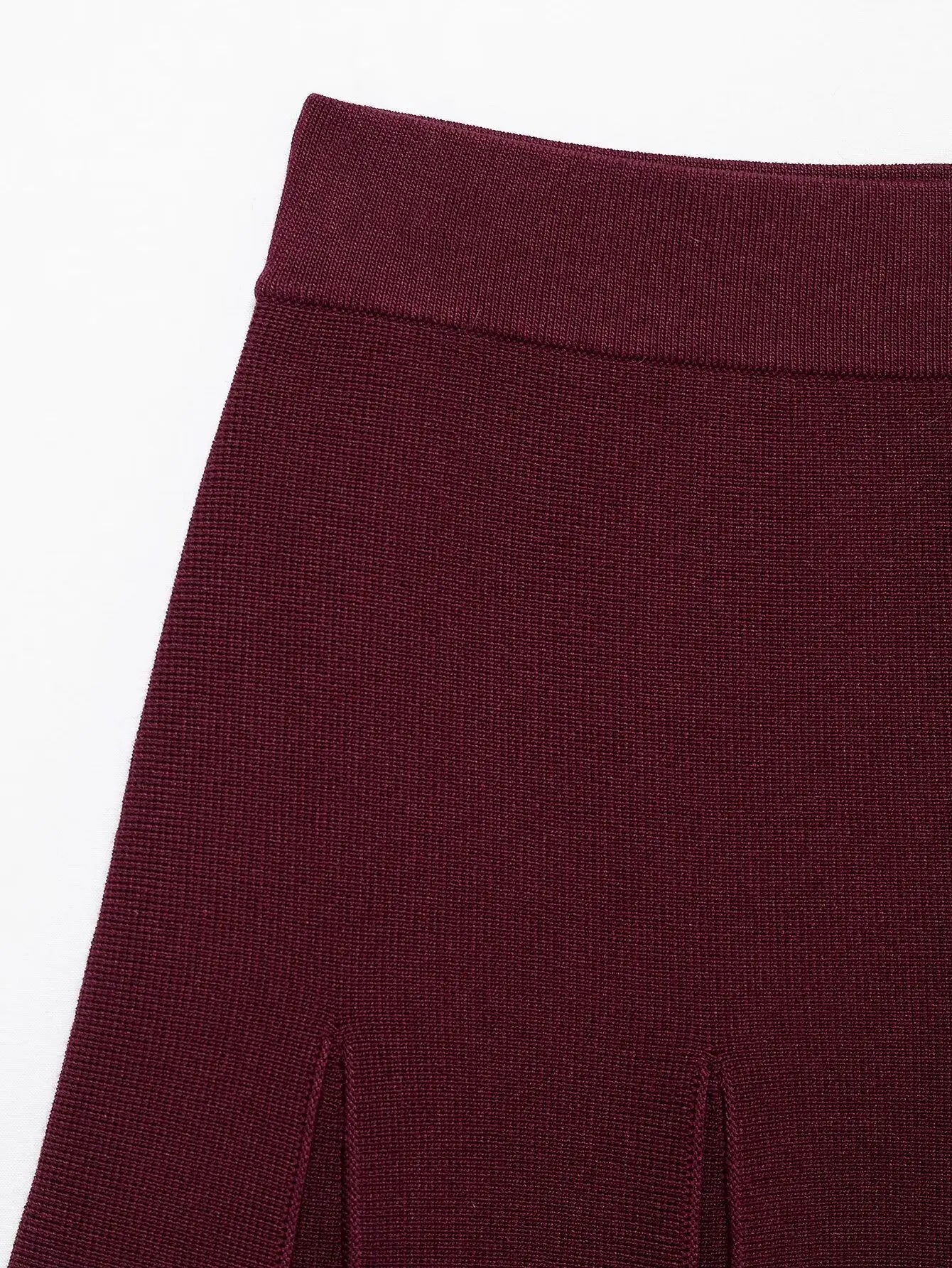 Conjunto Luxo Vermelho em Malha de Alta Densidade – Cardigã e Saia