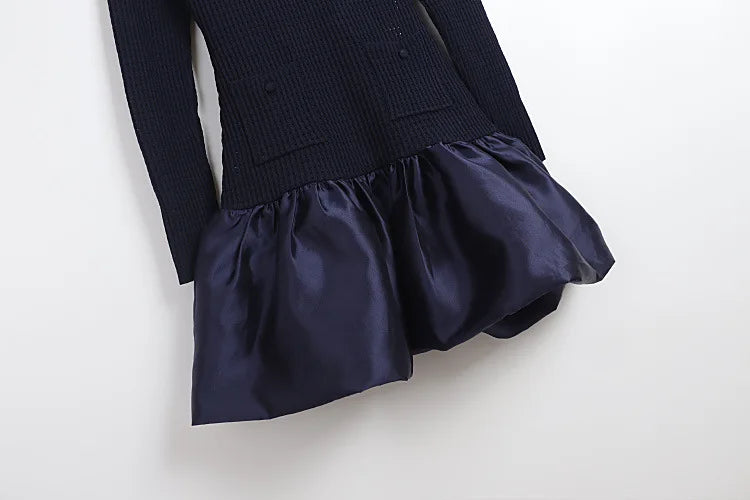 Vestido Mini de Luxo com Detalhes em Renda, Mangas Longas e Saia de Volume