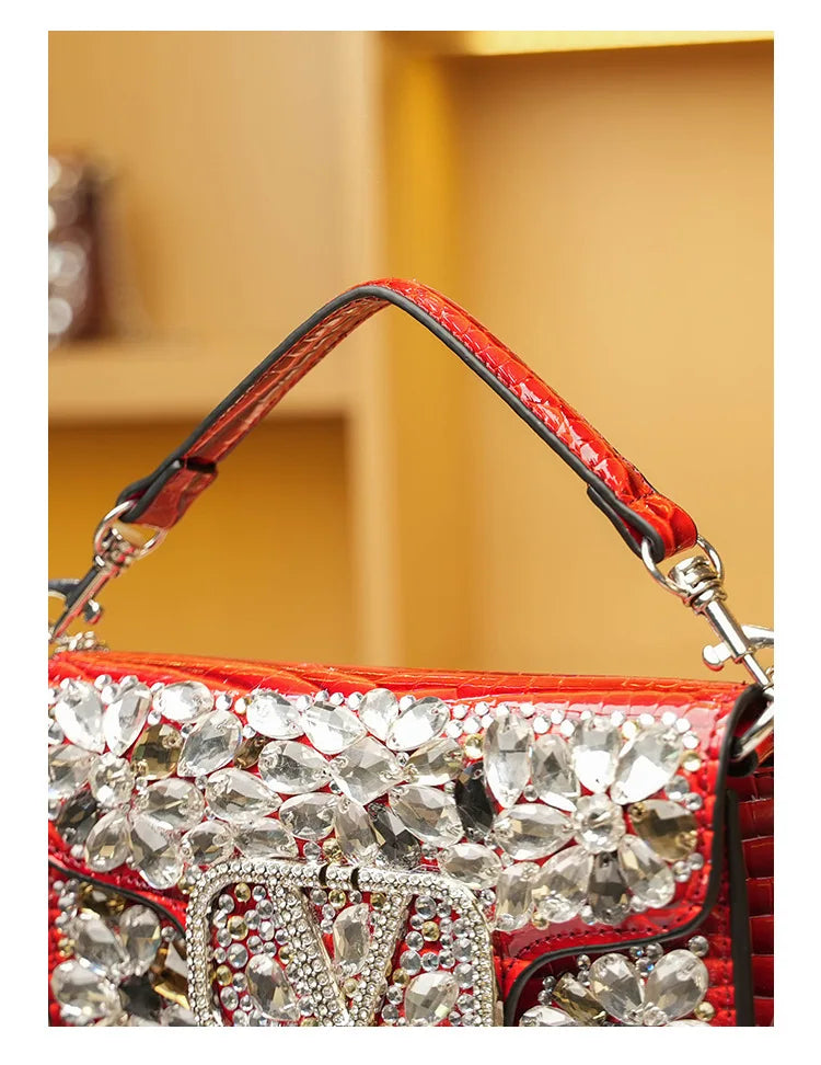 Bolsa Clutch Elegante com Pedrarias Bordadas à Mão