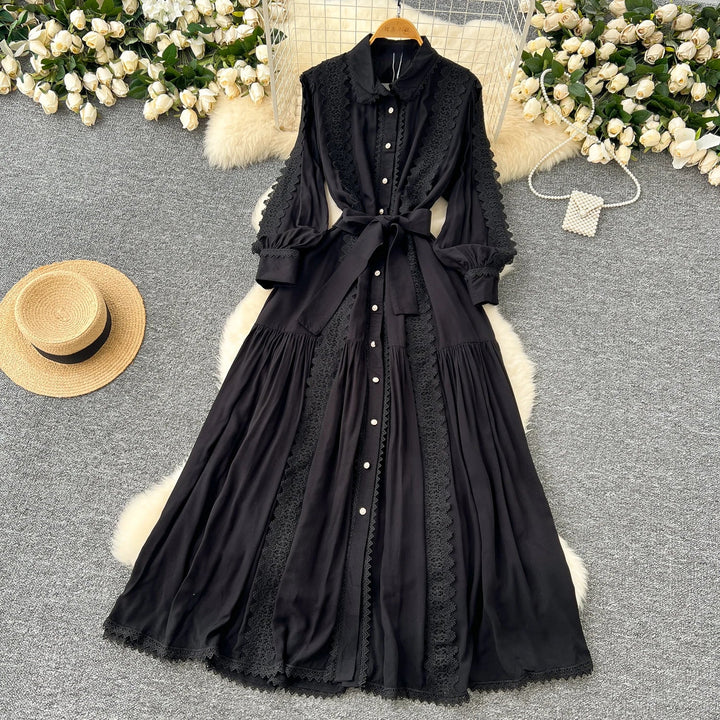 Mariana | Vestido Longo em Renda Patchwork com Botões e Cintura Ajustável