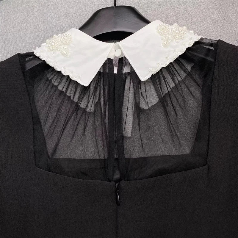 Vestido Longo Bordado e Gola Elegante