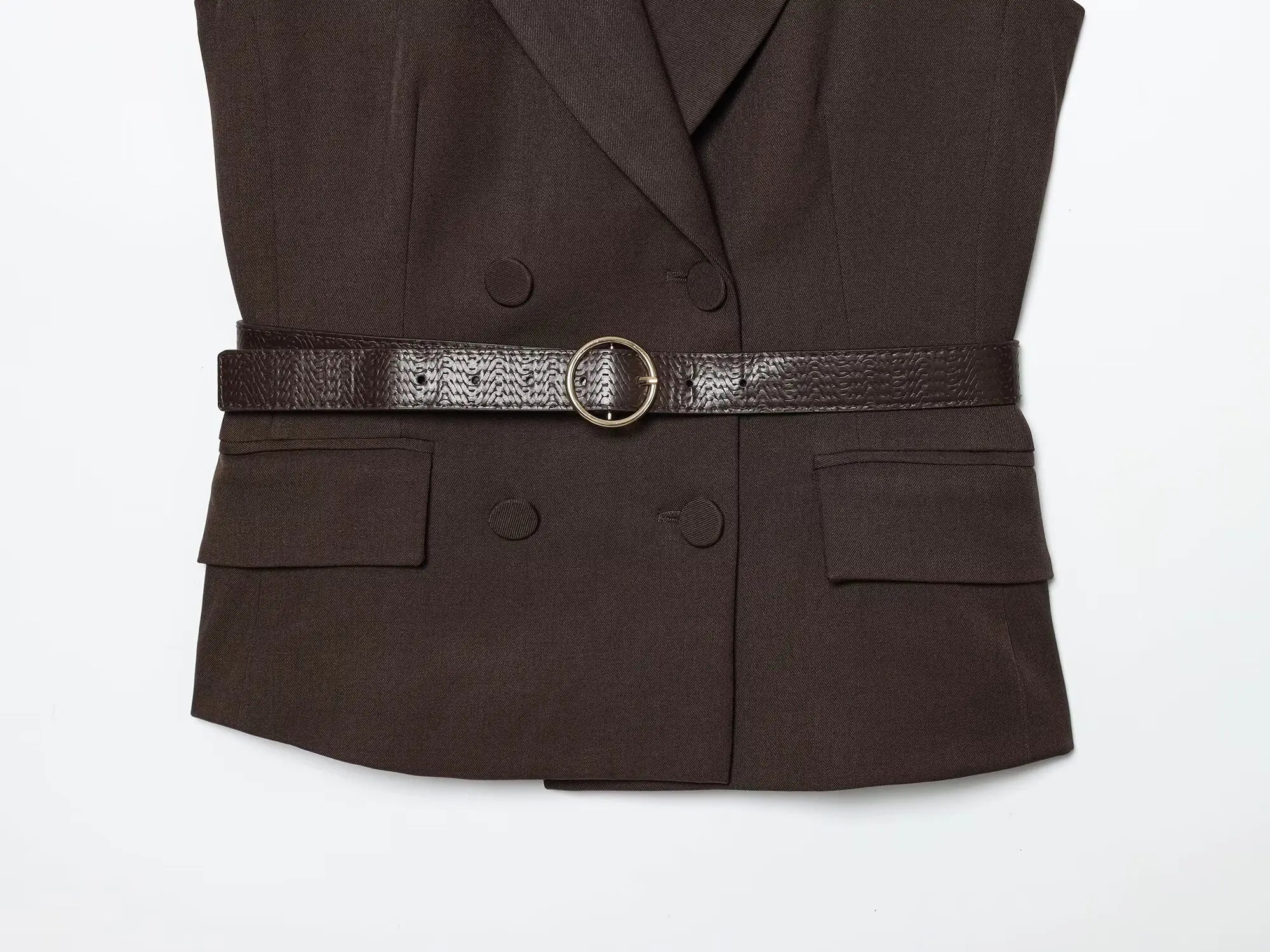 Conjunto Contemporâneo Sem Mangas com Cinto e Calça de Alfaiataria