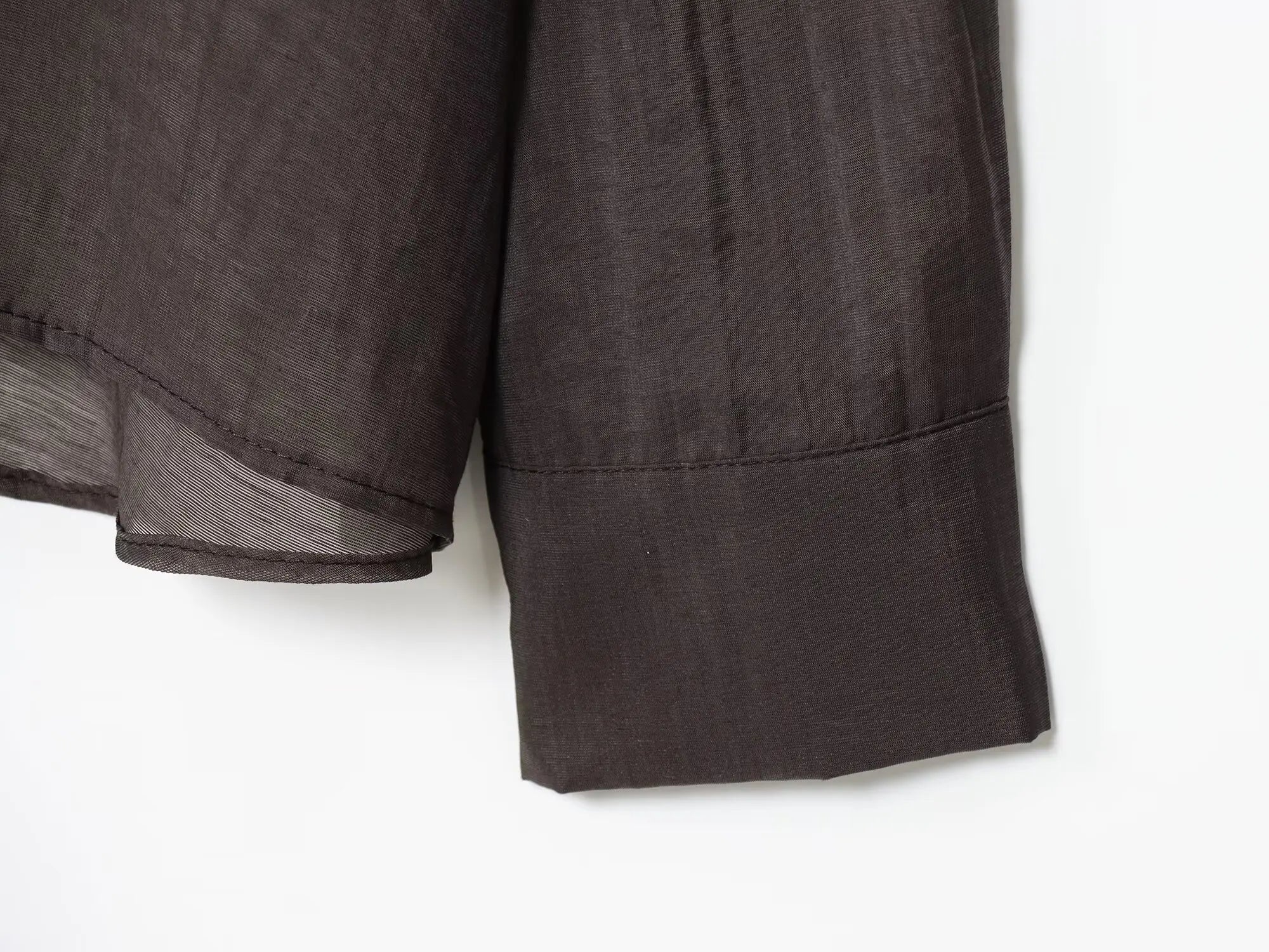 Camisa Elegante de Manga Longa – Modelagem Solta e Minimalista