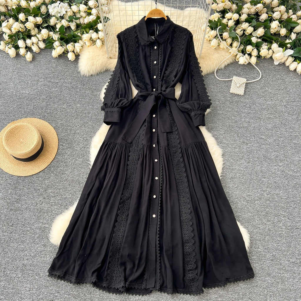 Mariana | Vestido Longo em Renda Patchwork com Botões e Cintura Ajustável