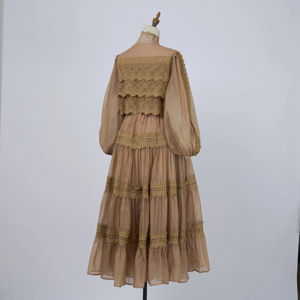 Valentina | Vestido Longo em Renda Artesanal com Aplicação de Pérolas