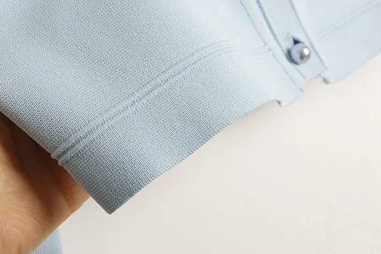 Cardigan em Tricô com Aplicações de Pérolas – Azul Serenity