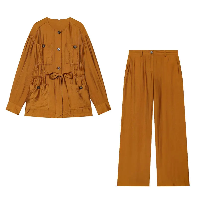 Conjunto de Alta Sastria com Camisa de Gola Arredondada, Cinto e Calça Fluida com Bolsos