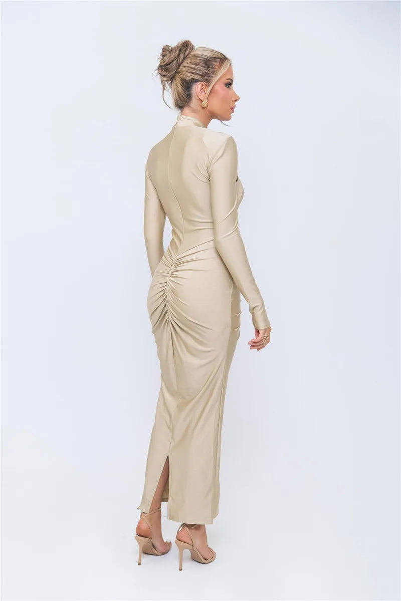 Bianca | Vestido Maxi em Malha com Fivela de Metal e Manga Longa