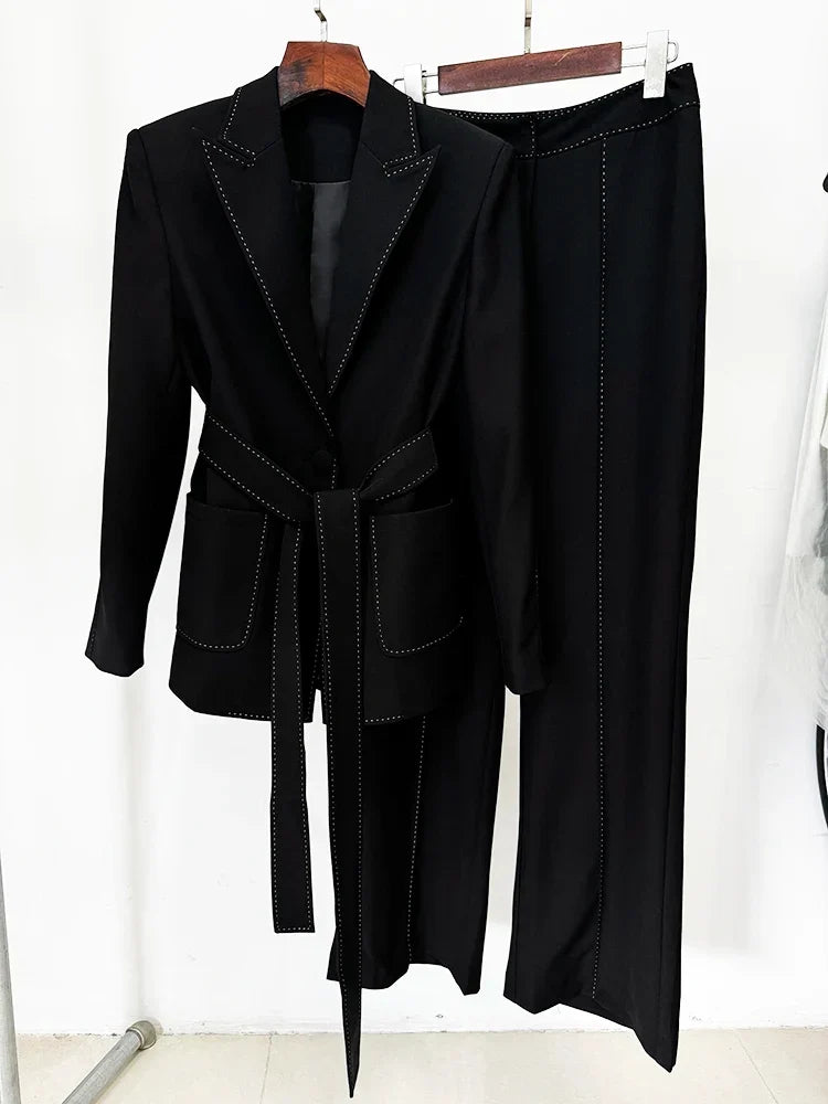 Conjunto de Alfaiataria: Blazer Acinturado com Cinto e Calça Reta