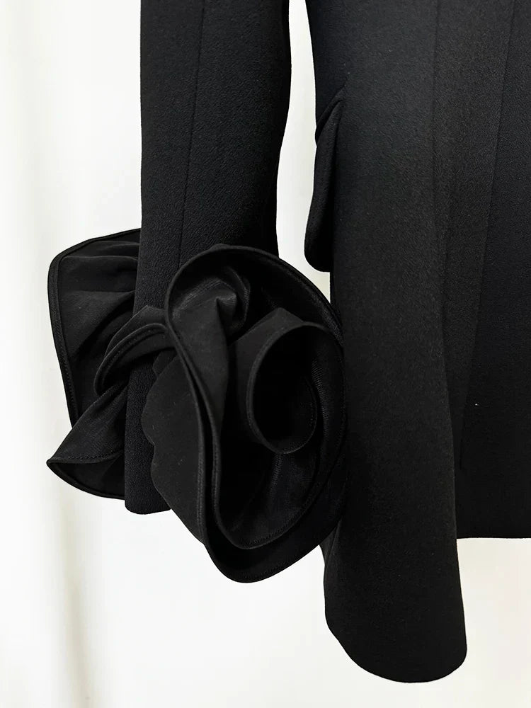 Blazer com Aplicações de Flores e Abotoamento Duplo: Elegância Estruturada