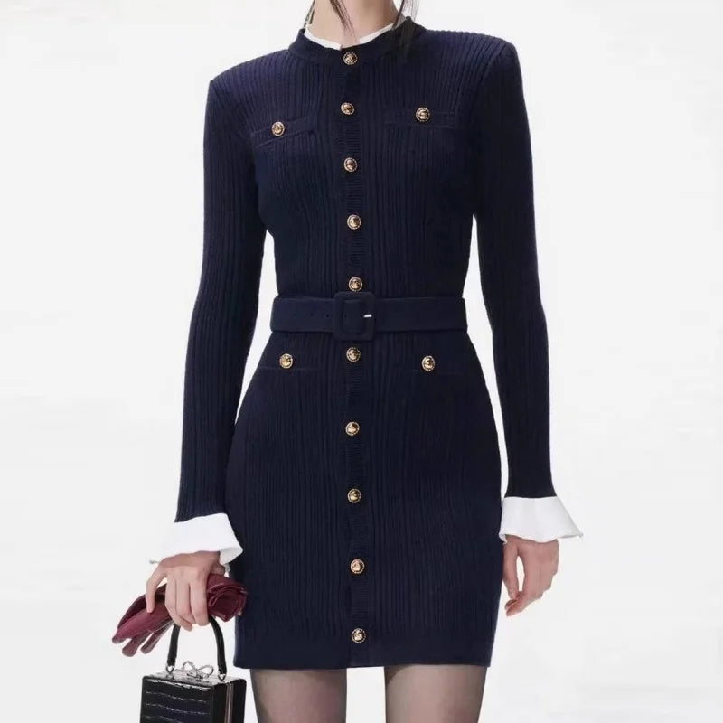 Vestido Midi Canelado com Detalhes em Splicing e Mangas Trombeta