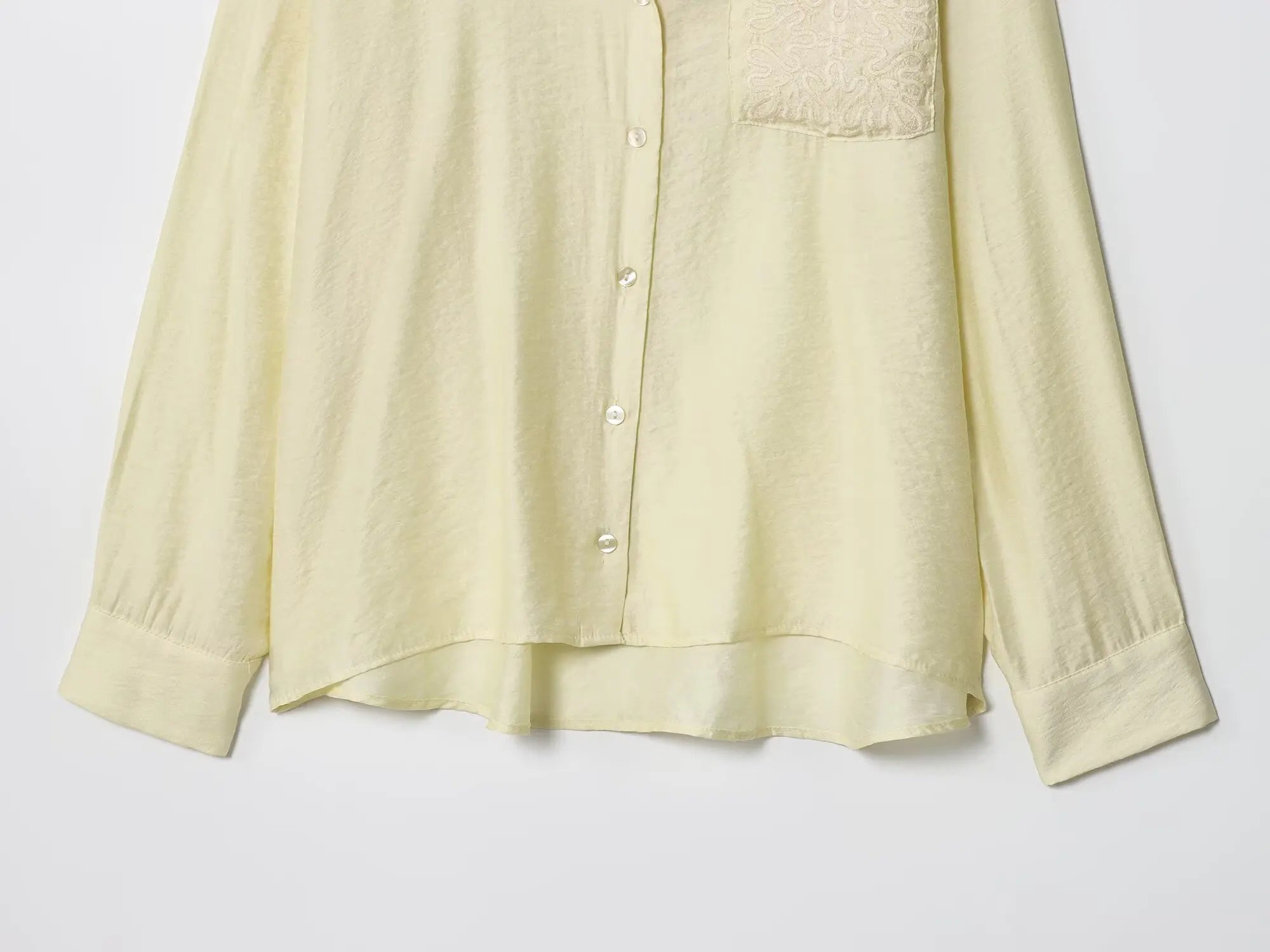 Camisa Elegante de Manga Longa – Modelagem Solta e Minimalista