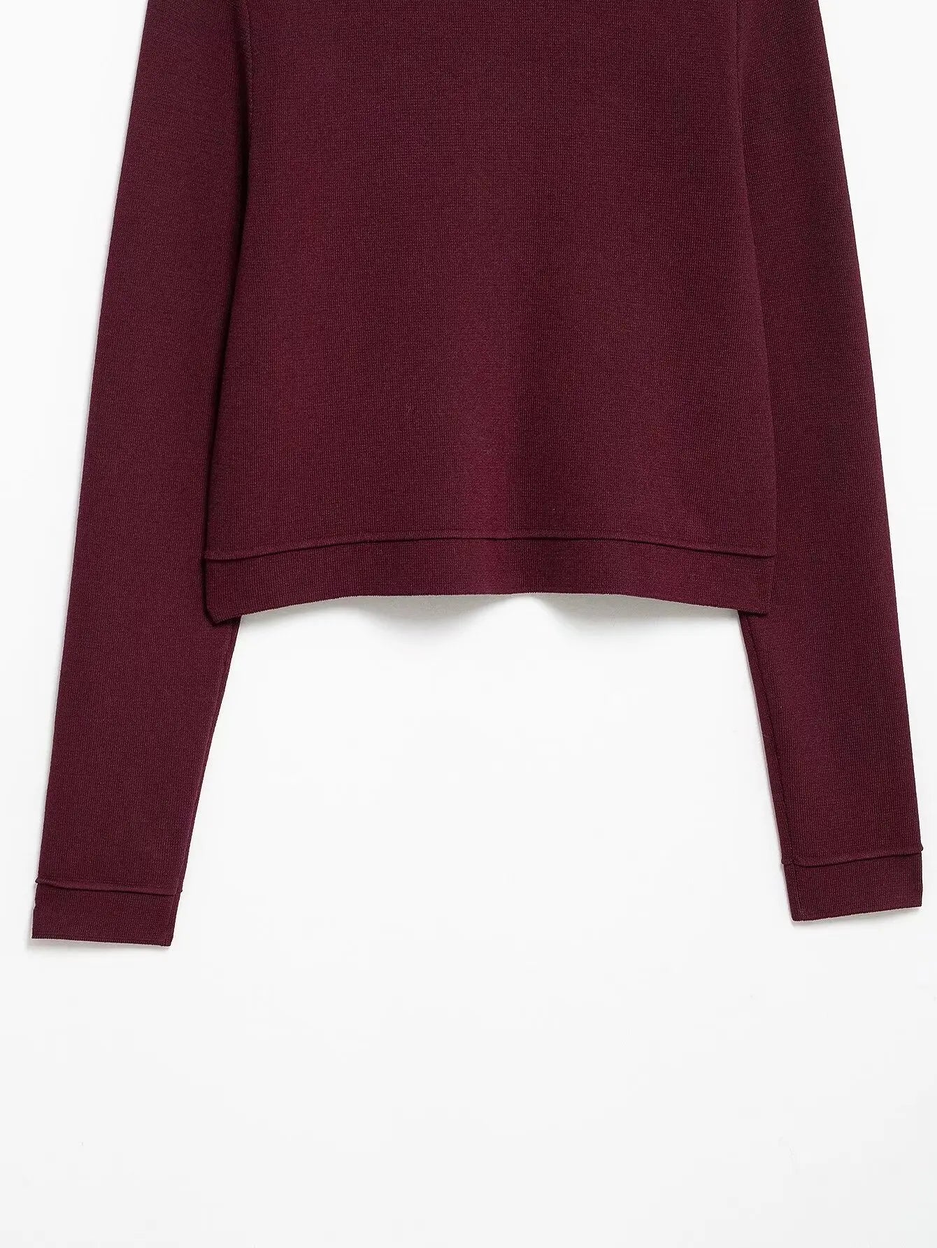 Conjunto Luxo Vermelho em Malha de Alta Densidade – Cardigã e Saia