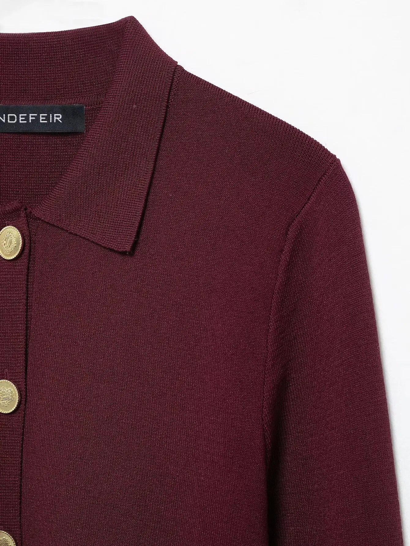 Conjunto Luxo Vermelho em Malha de Alta Densidade – Cardigã e Saia