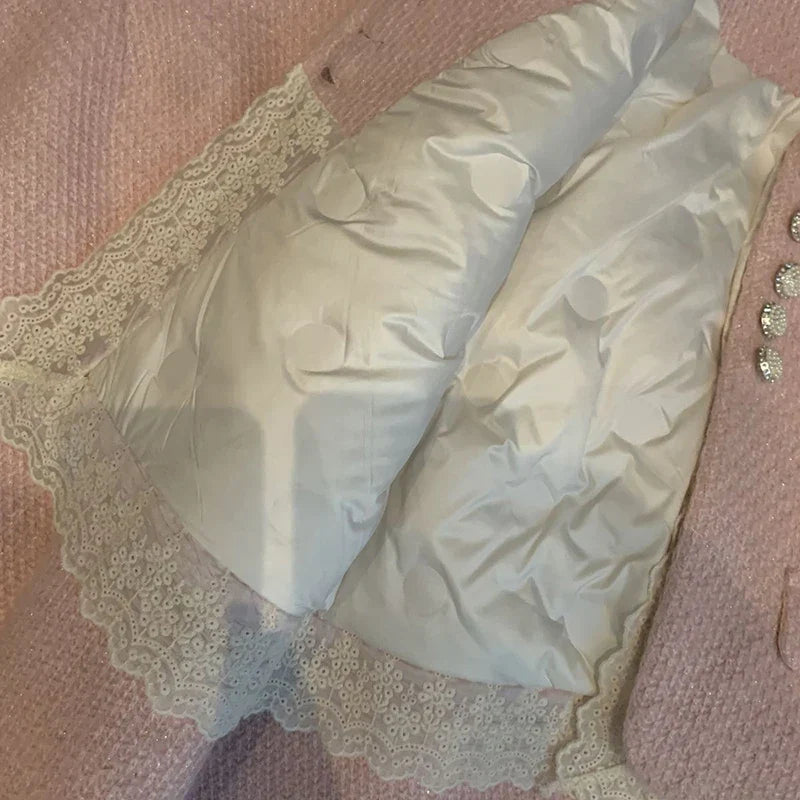 Conjunto Tweed Elegância Atemporal - Casaco Estruturado e Saia Cintura Alta