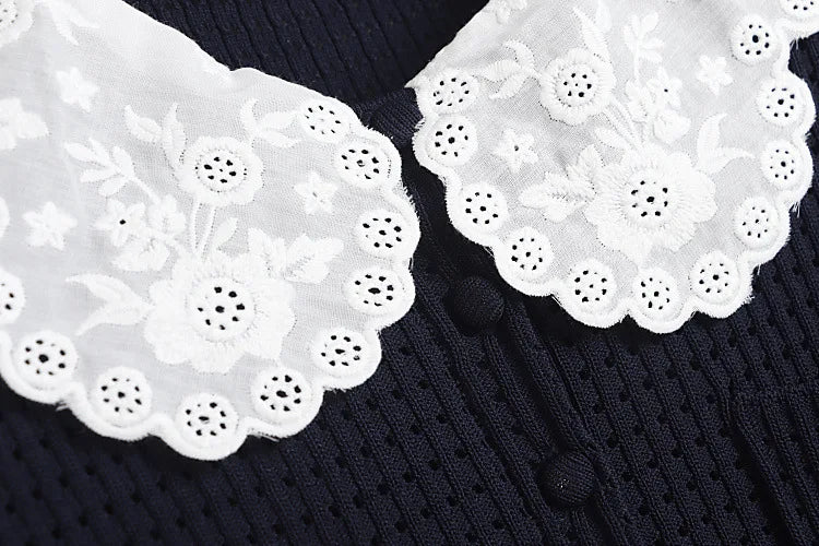 Vestido Mini de Luxo com Detalhes em Renda, Mangas Longas e Saia de Volume