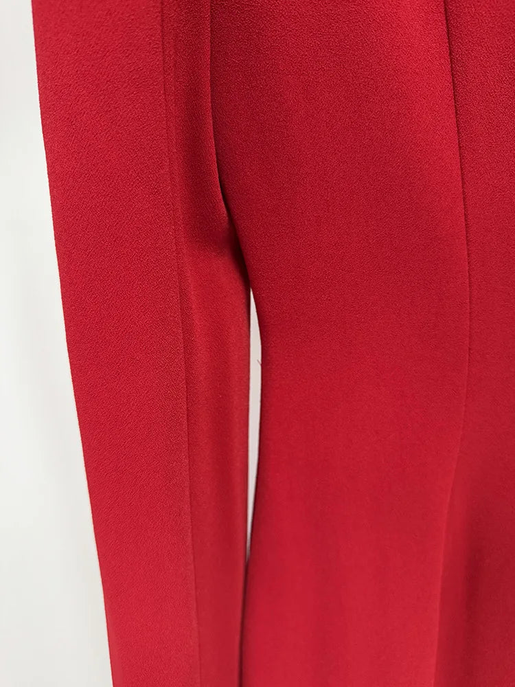 Vestido Longo de Luxo com Capa e Detalhes Reluzentes