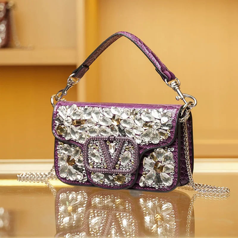 Bolsa Clutch Elegante com Pedrarias Bordadas à Mão