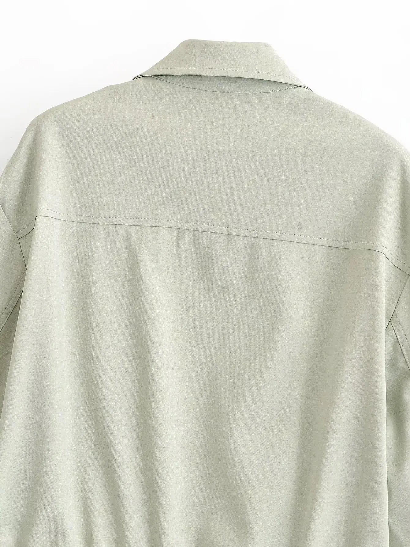 Conjunto Minimalista Abotoamento Simples e Calça de Corte Reto