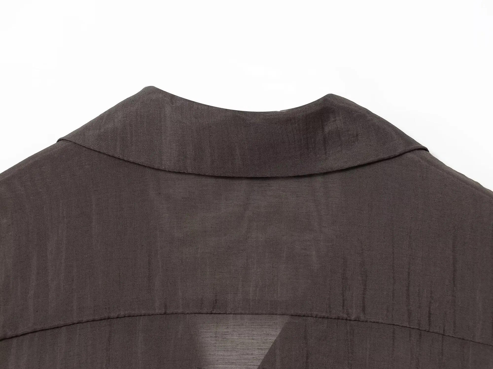 Camisa Elegante de Manga Longa – Modelagem Solta e Minimalista