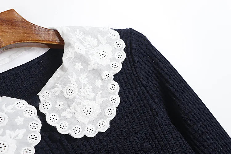 Vestido Mini de Luxo com Detalhes em Renda, Mangas Longas e Saia de Volume