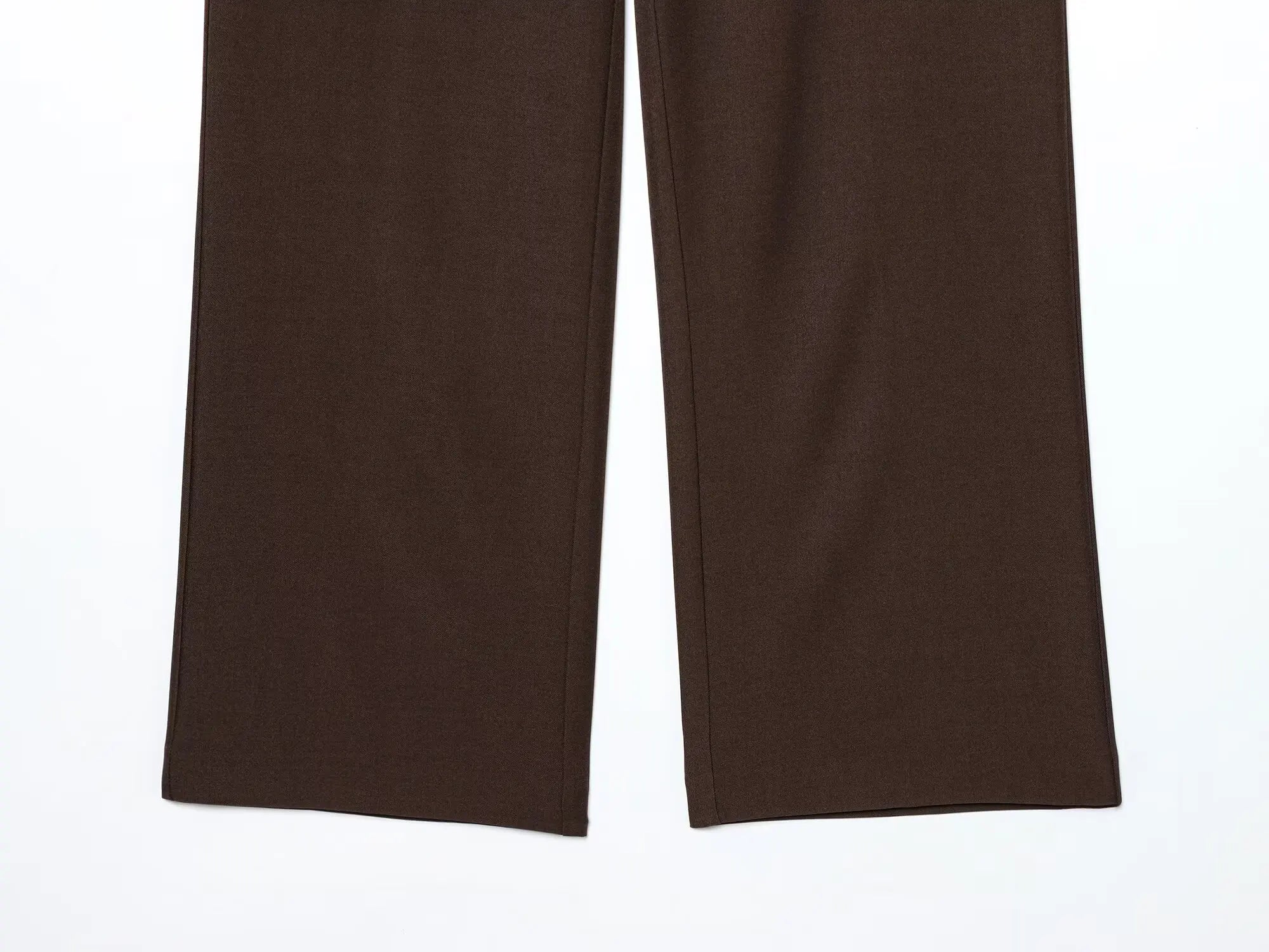 Conjunto Contemporâneo Sem Mangas com Cinto e Calça de Alfaiataria