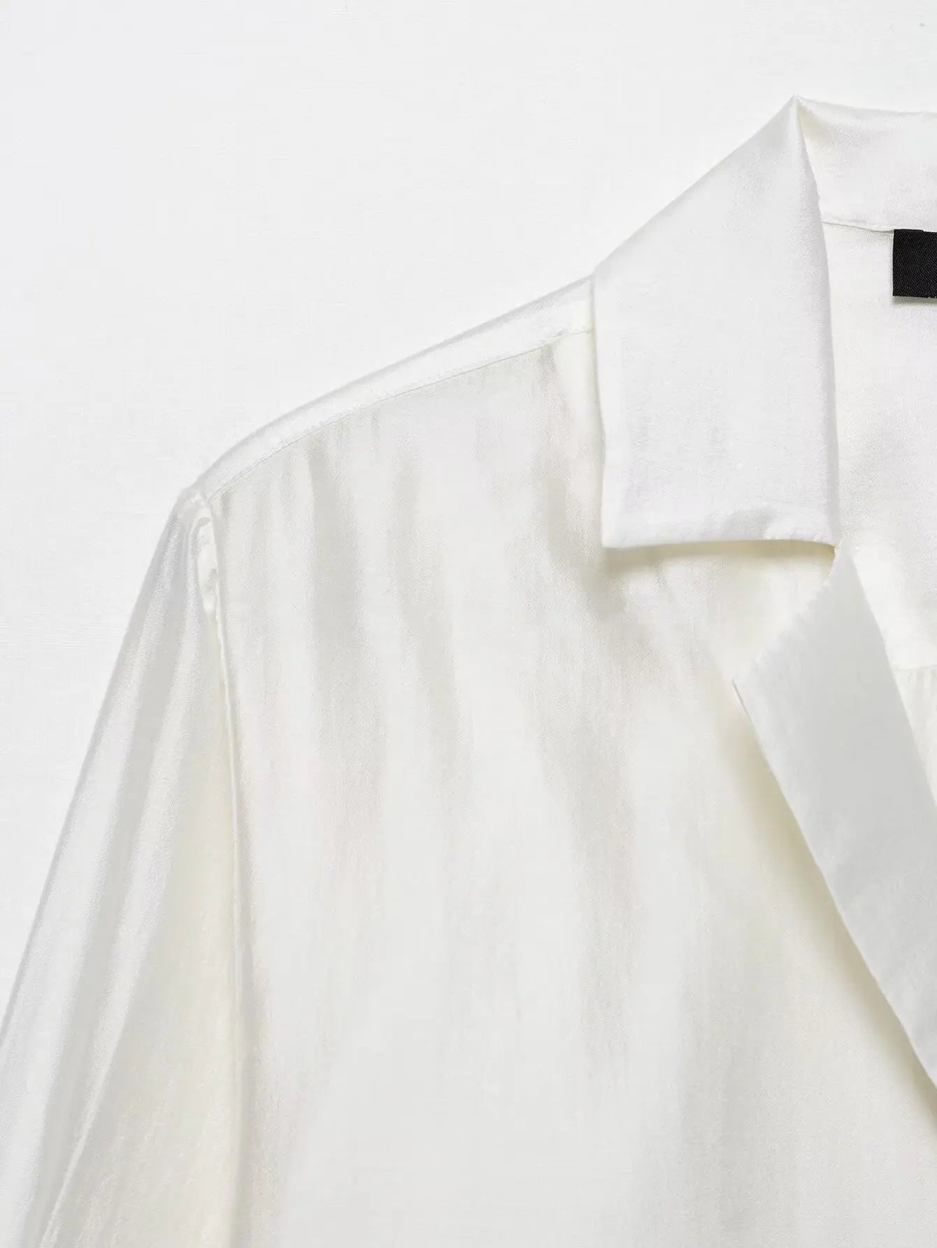 Camisa Elegante de Manga Longa – Modelagem Solta e Minimalista