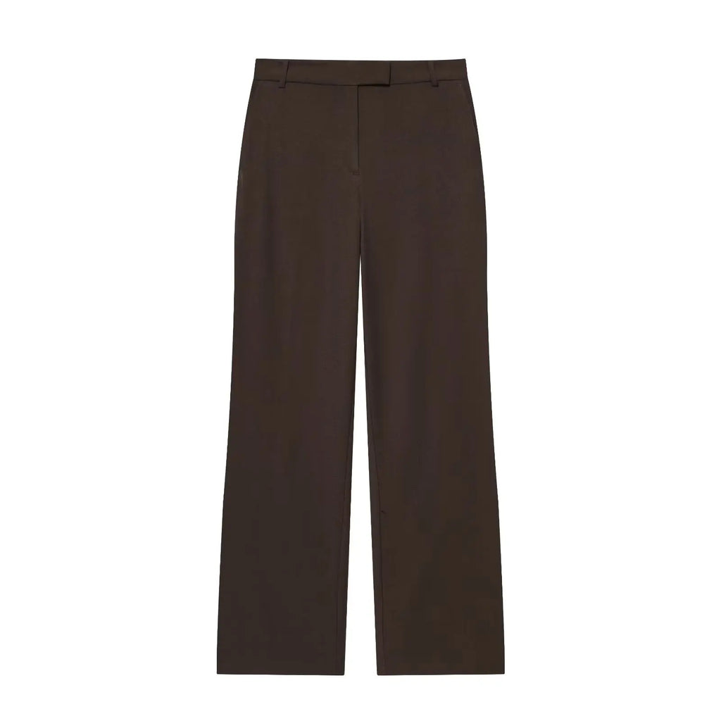 Conjunto Contemporâneo Sem Mangas com Cinto e Calça de Alfaiataria