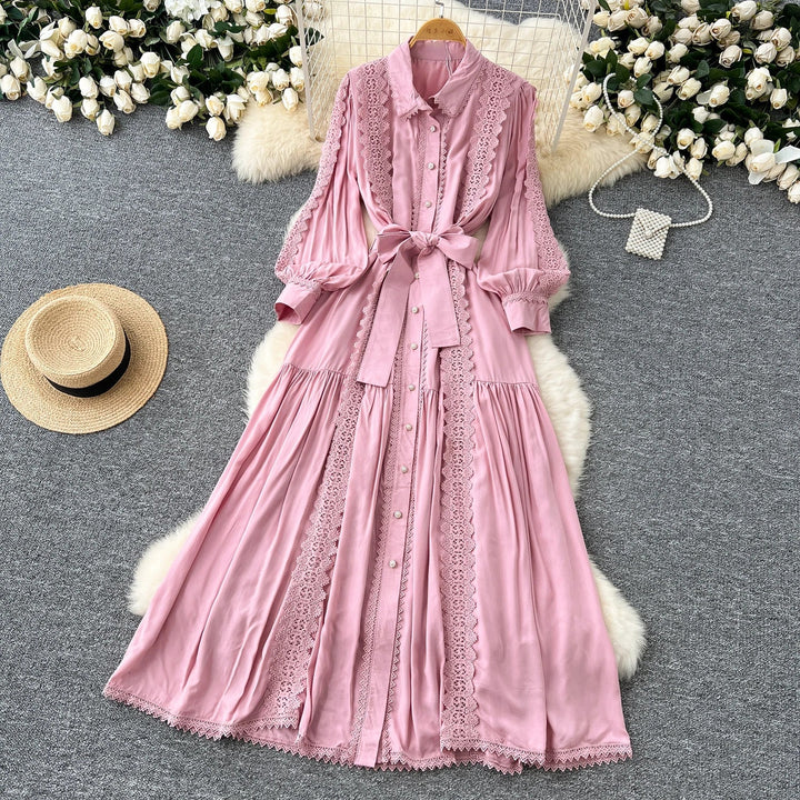Mariana | Vestido Longo em Renda Patchwork com Botões e Cintura Ajustável