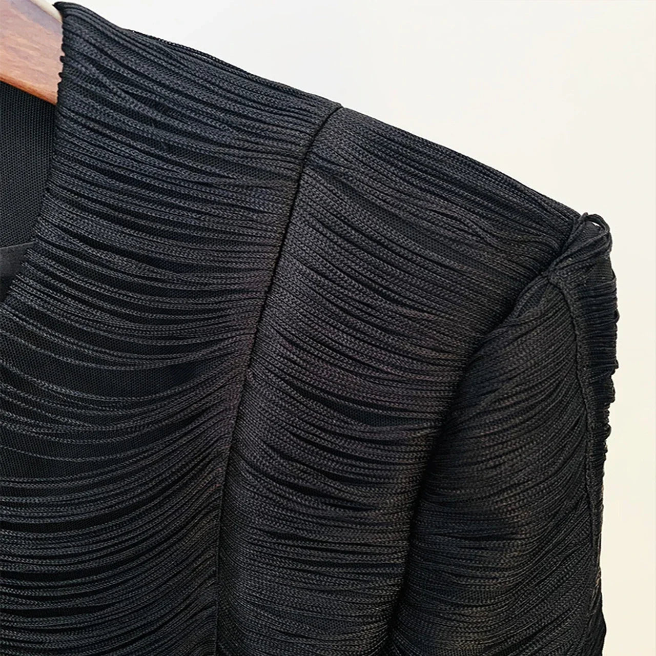 Jaqueta Curta de Luxo com Textura de Franjas Lineares e Botões Dourados