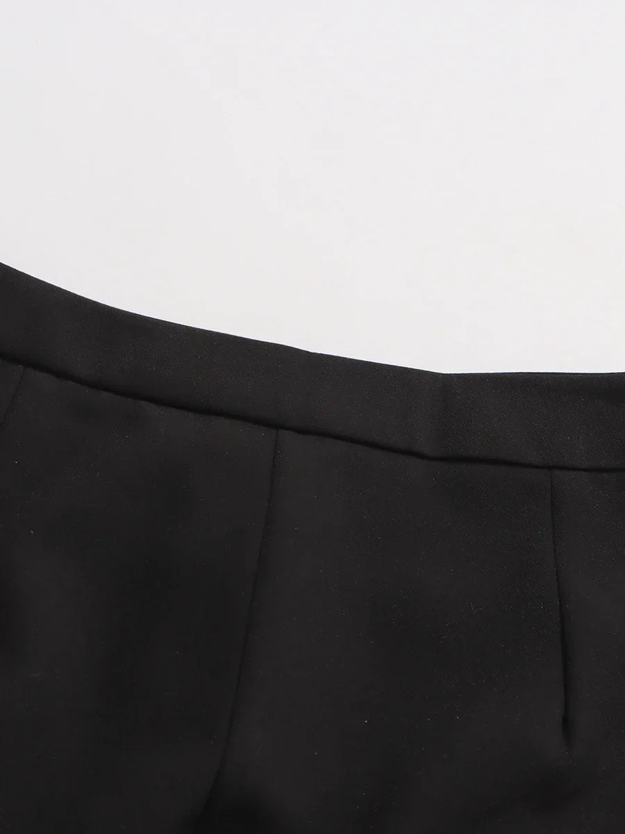 Conjunto de Alfaiataria Escultural com Blazer e Calça com Cristais