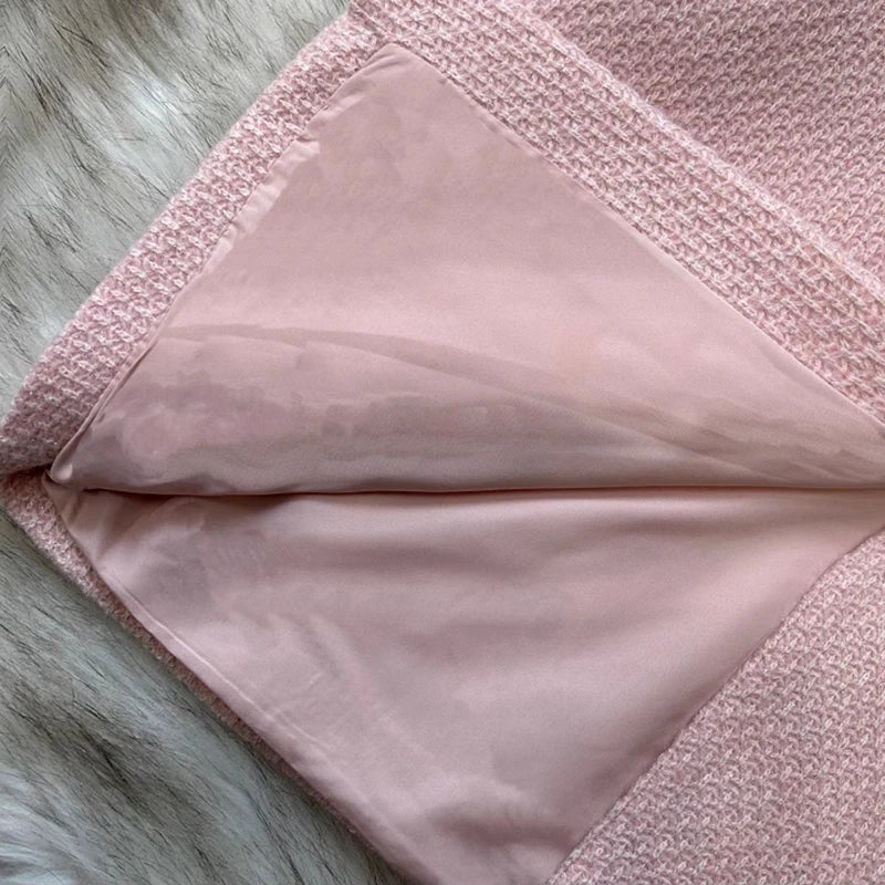 Conjunto Tweed Elegância Atemporal - Casaco Estruturado e Saia Cintura Alta