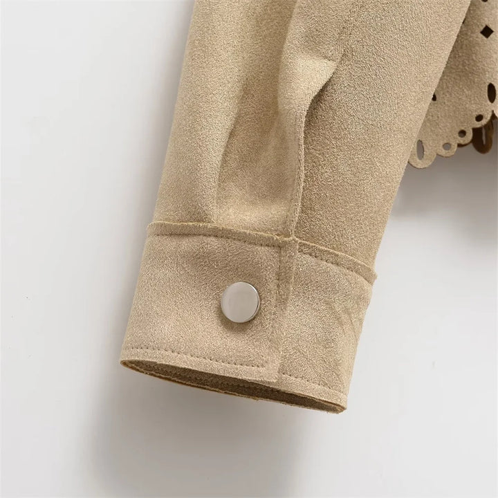 Dandara | Casaco Cropped Bege com Detalhes Vazados e Design Autoral