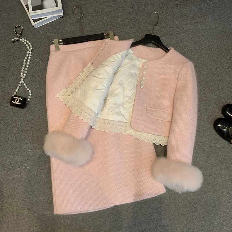 Conjunto Tweed Elegância Atemporal - Casaco Estruturado e Saia Cintura Alta