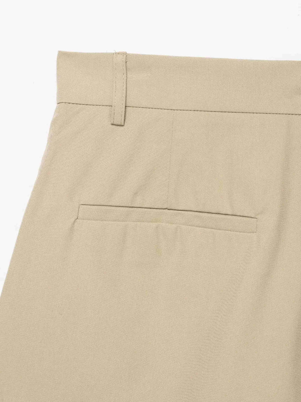 Conjunto Streetwear Elegante: Casaco Estruturado com Cinto e Shorts de Alfaiataria