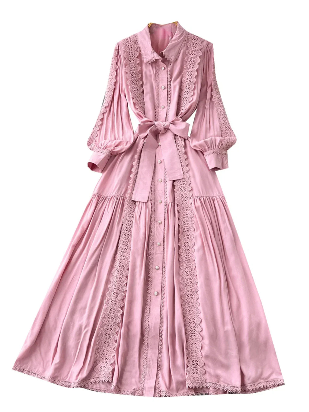 Mariana | Vestido Longo em Renda Patchwork com Botões e Cintura Ajustável