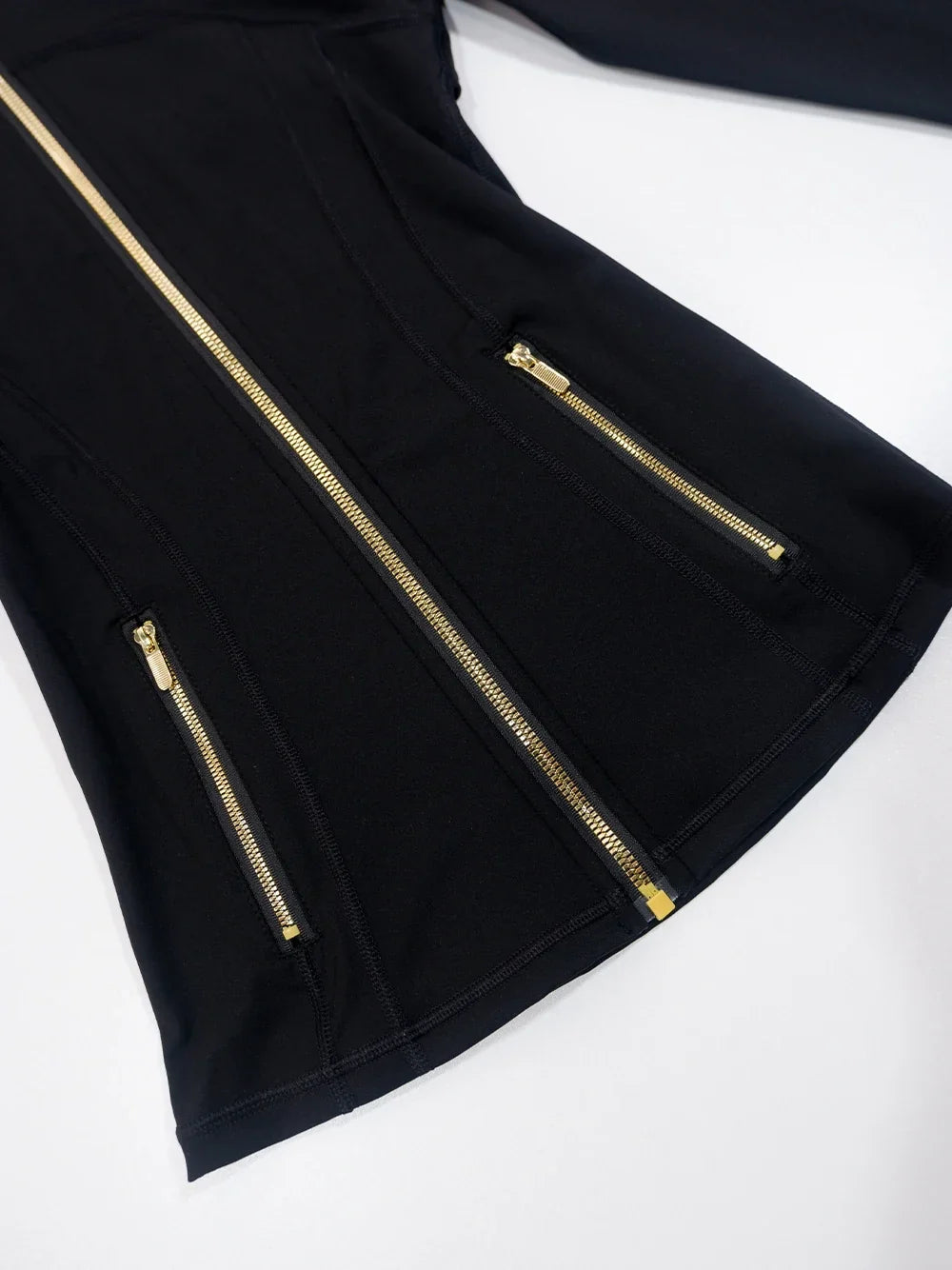 Conjunto Esportivo Feminino com Zíper Dourado e Calça Modeladora