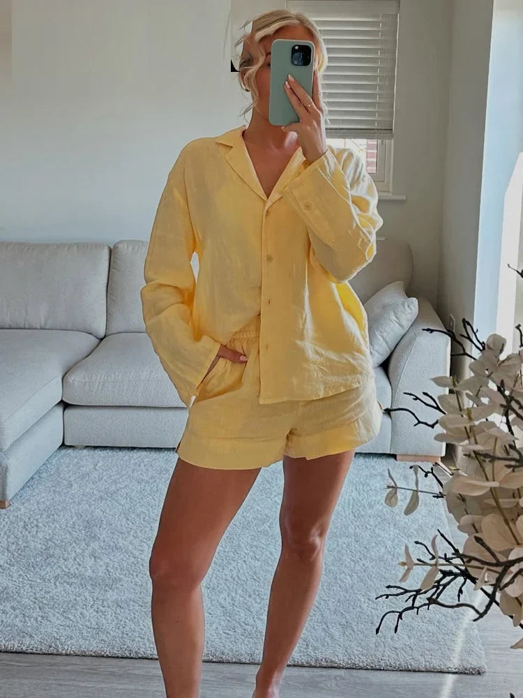 Conjunto Estilo Resort: Camisa Oversized e Short Curto com Bolsos